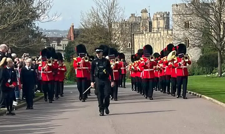 Windsor Castle Private Car Tour - Self Guided with Chauffeur