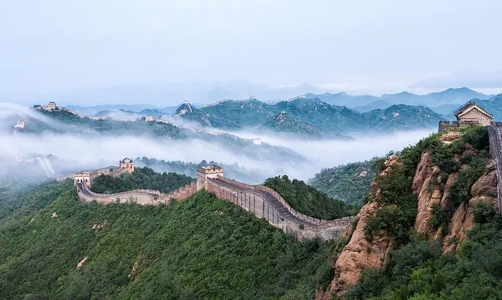 Private Day Trip: Outdoor Hot Spring Experience and Jinshanling Great Wall