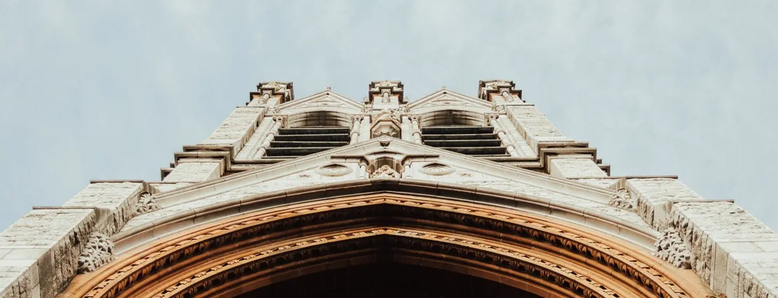 Exclusive private guided tour through the architecture of Dublin with a local