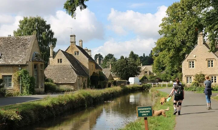 All Inclusive Full Day Private Tour in Oxford and Cotswold