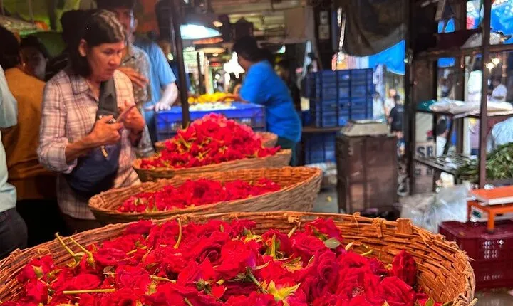 Mumbai by Dawn: Explore Markets, Docks, and Daily Life