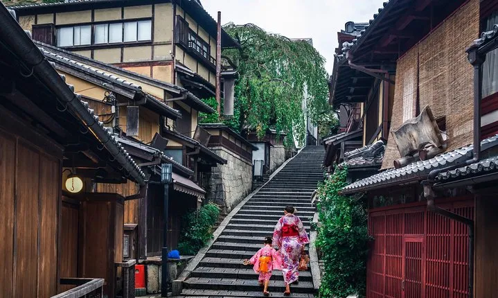 Private Kyoto Tour for Families with a Local, 100% Personalized