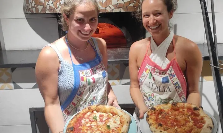Small Group Naples Pizza Making with Drink Included
