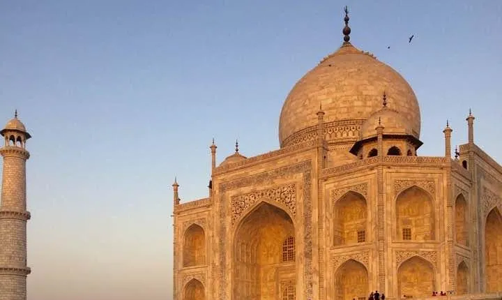 Taj Mahal and Agra: Beyond The Guidebooks 