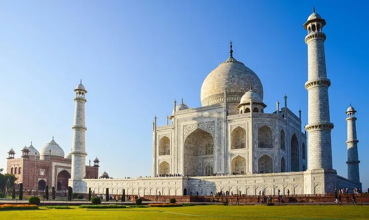 Taj Mahal at Sunrise and Agra Day Excursion from Delhi