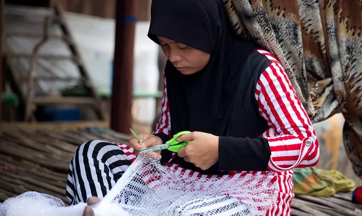 Customs and Culture Half Day Walk and Bike Tour in Battambang