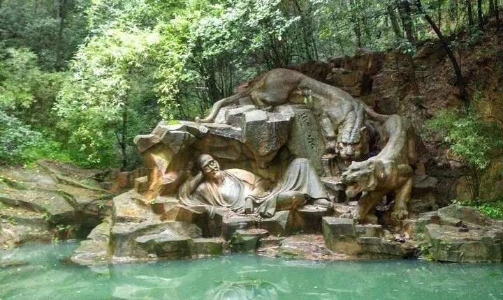 Hangzhou Jiuxi and Hupao Spring Hiking Day Trip from Shanghai by Bullet Train