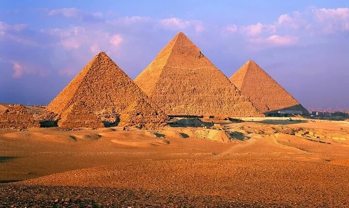 Day Tour Giza Pyramids and Felucca Boat Ride