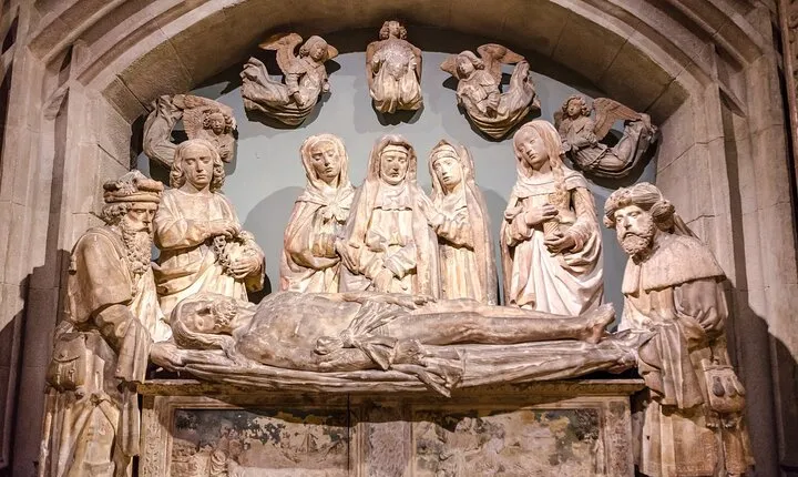 Skip-the-line Met Cloisters & Fifth Avenue Tour by Car