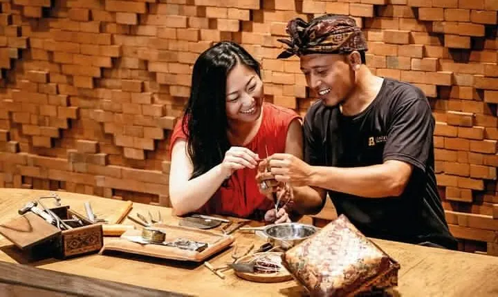 Bali Traditional Silver Jewelry Making Class and Temple Visit