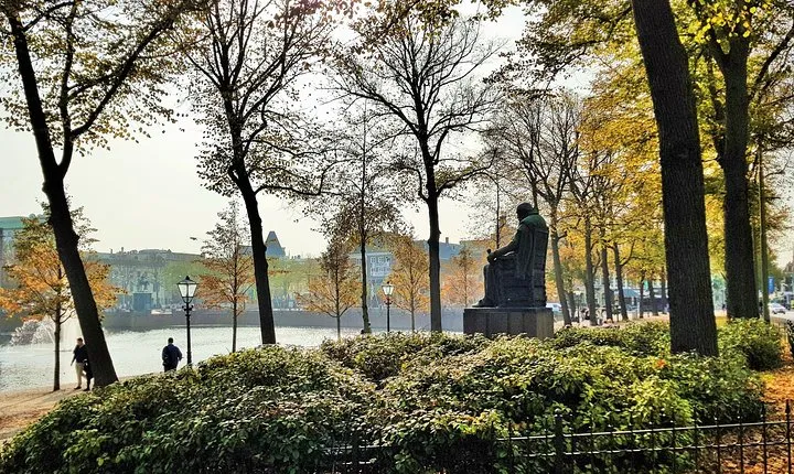 Explore The Hague in 60 minutes with a Local