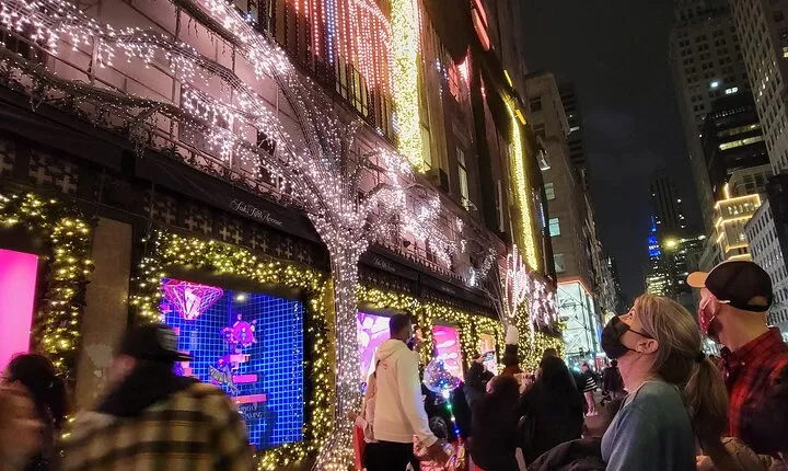 Holiday Lights Extravaganza Walking Tour