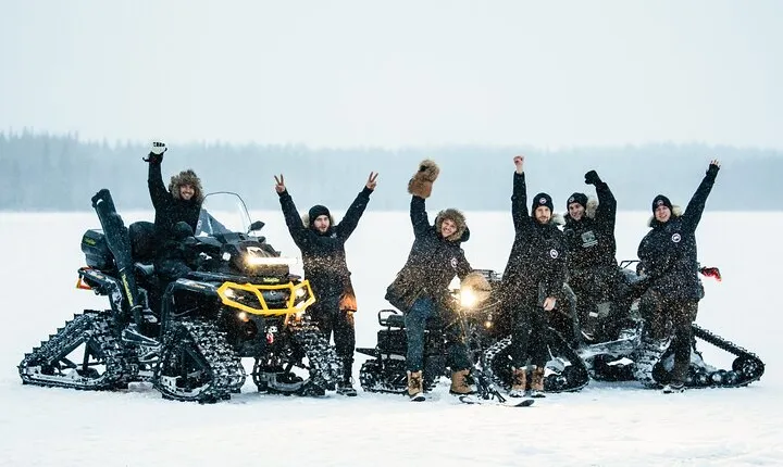 PRIVATE Rovaniemi and Santa Village Tour VIP Car