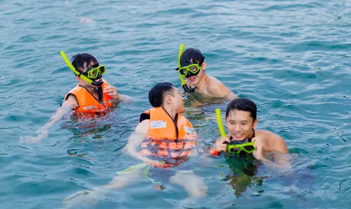 Snorkeling 4 Islands Tour by Speedboat From Krabi