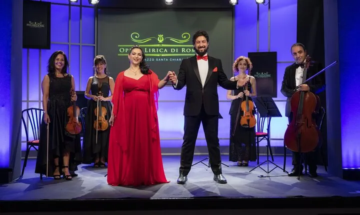 The Great Opera Arias Concert at Palazzo Poli - Trevi Fountain