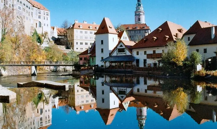 Private One-Way Transfer from Prague to Graz Including Cesky Krumlov Tour