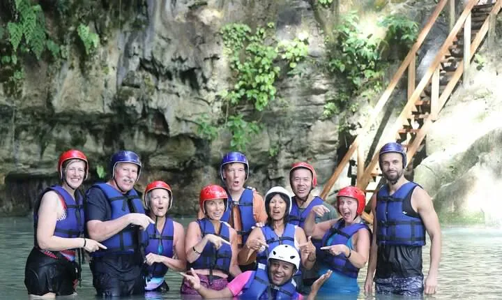 7 waterfalls+typical food