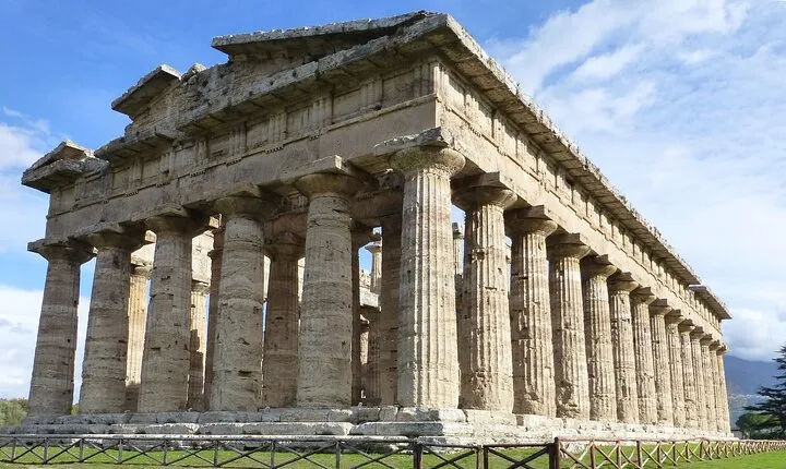 From Sorrento: Tour Paestum, Mozzarella Farm, Wine Tasting