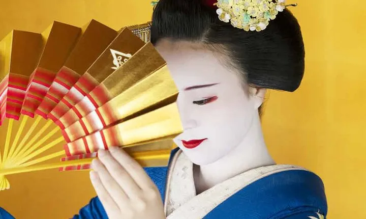 Kyomai Dance by Maiko Geiko and Visits of Gion Art Museum Kyoto