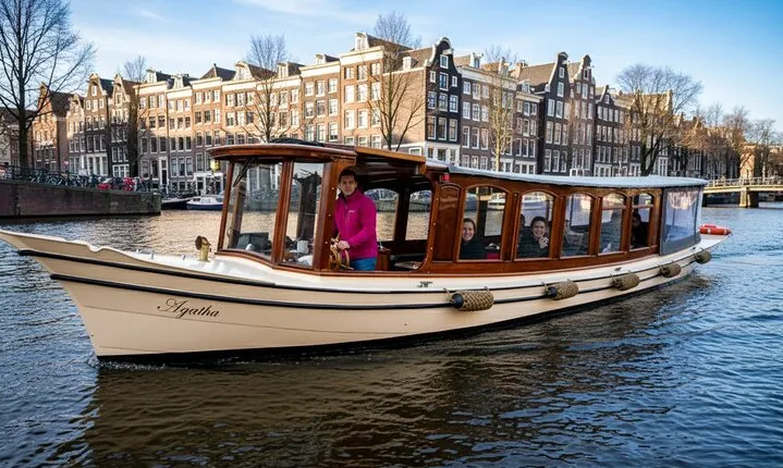 Amsterdam All-Inclusive 90-Minutes Canal Cruise by Captain Jack 