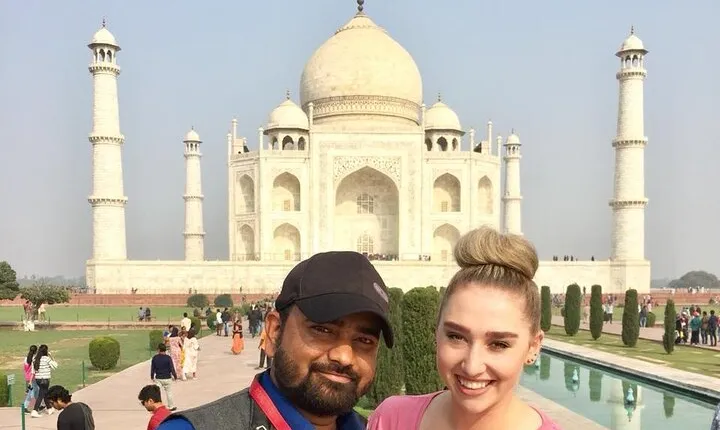 Day Trip to Taj Mahal, Agra Fort and Baby Taj from Delhi by Car