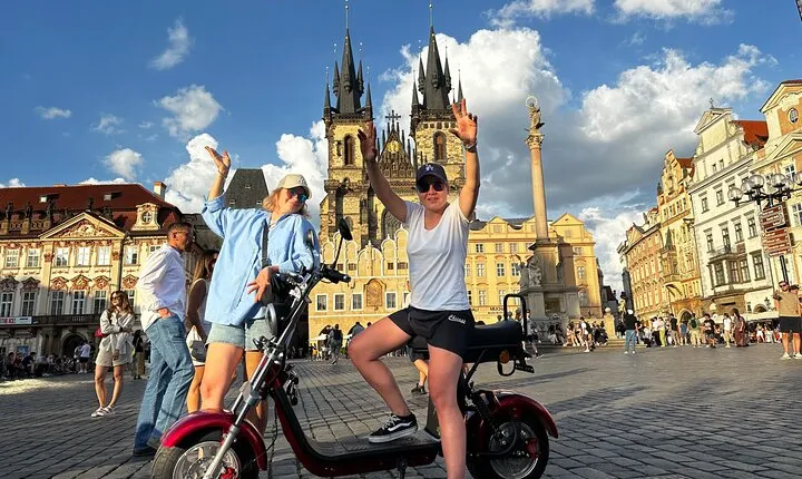 Prague E-Scooter Adventure: Fun & Easy Sightseeing 3Hours Tour