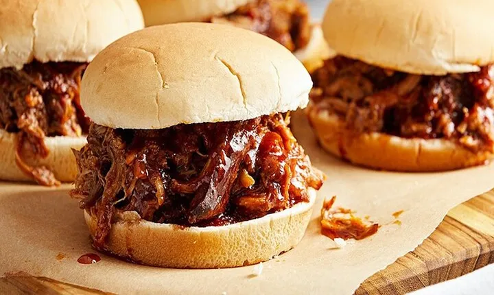 Austin Downtown Food Tour With BBQ Brisket and Peach Cobbler