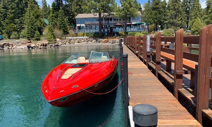 Private Boat Tour with Lunch on the Lake