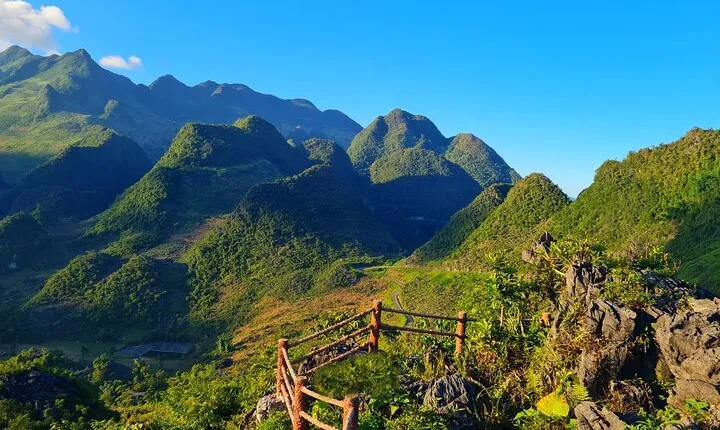 3-day Motorbikes Adventure Tour via Ha Giang Loop