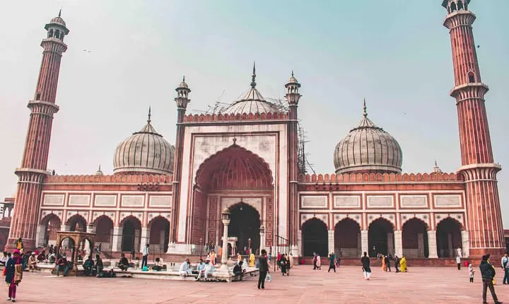 Heritage on Wheels: 3-Hour Rickshaw Tour of Old Delhi