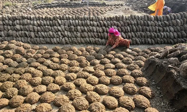 Be In Communion with Rustic Life Along With Taj Mahal Tour