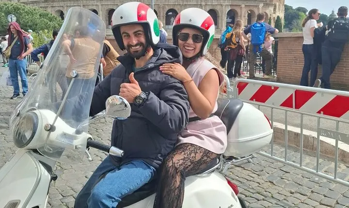 Photography and Rome Vespa Tour with Tiramisu Option