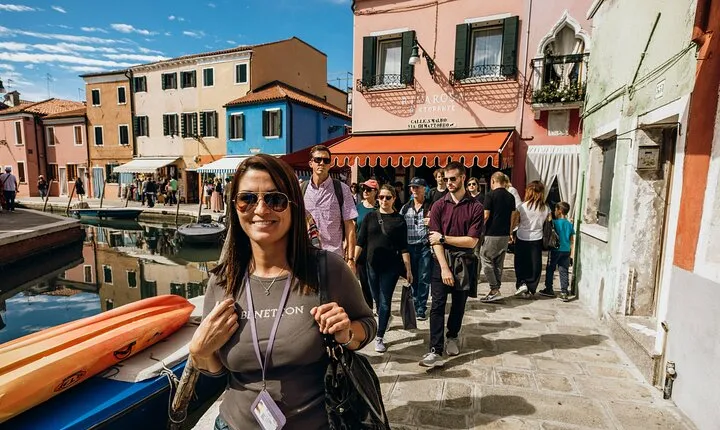 Premium Lagoon Excursion: Murano Glass, Burano & Lace Museum