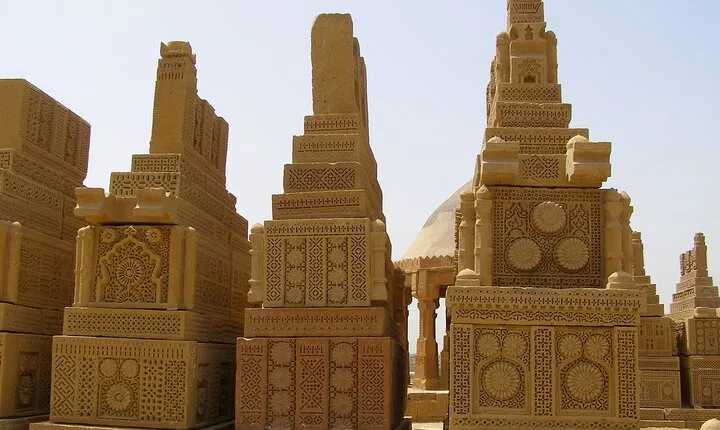 Full Day Karachi to Thatta Unesco Sites Tour