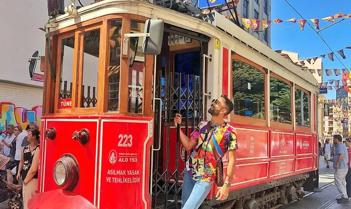 Istanbul Taksim, Istiklal, Galata Tower and Dolmabahçe Tour