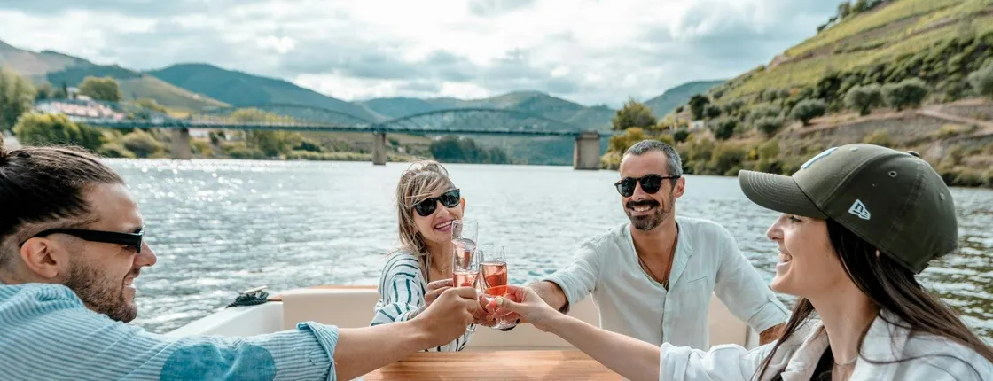 Douro solar boat tour with wine tasting