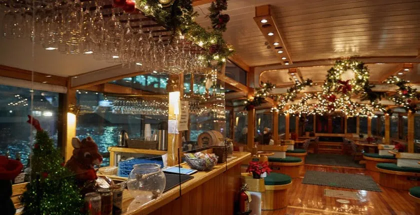 Cocoa & Carols holiday cruise in New York