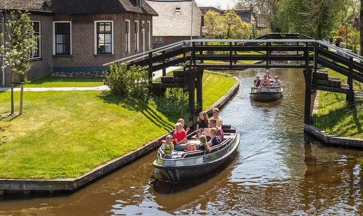 Private Tour Giethoorn The Venice of The Netherlands