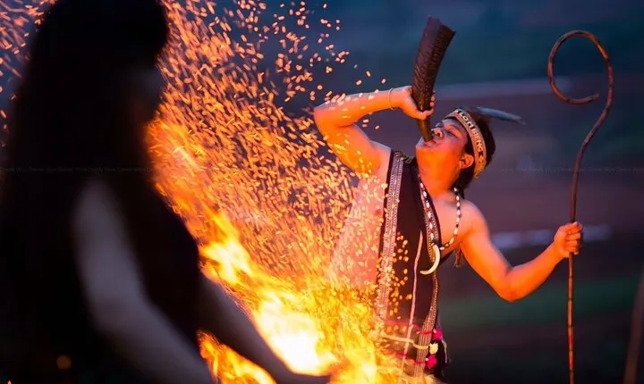 Gongs Show (Cong Chieng Show) Half Day Tour