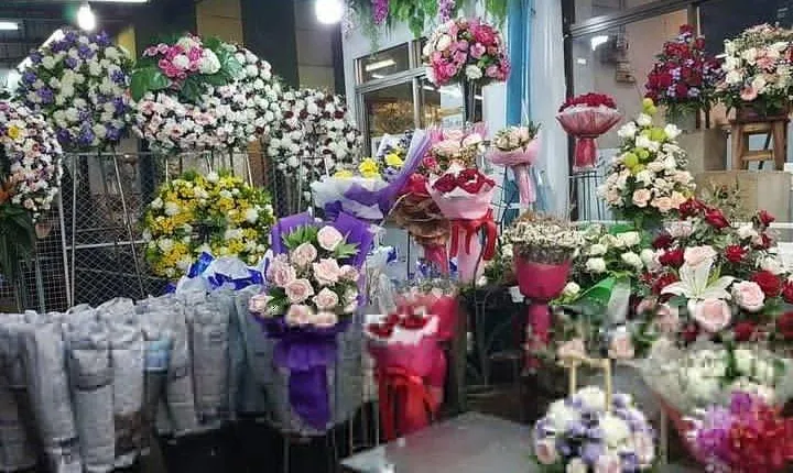 Chiang Rai Food & Night Market Walking Tour with Local Host