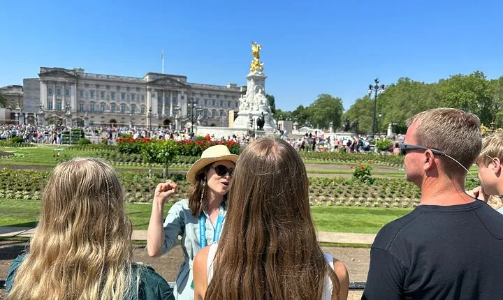 Family Walking Tour of Westminster Abbey & London’s Best Sights