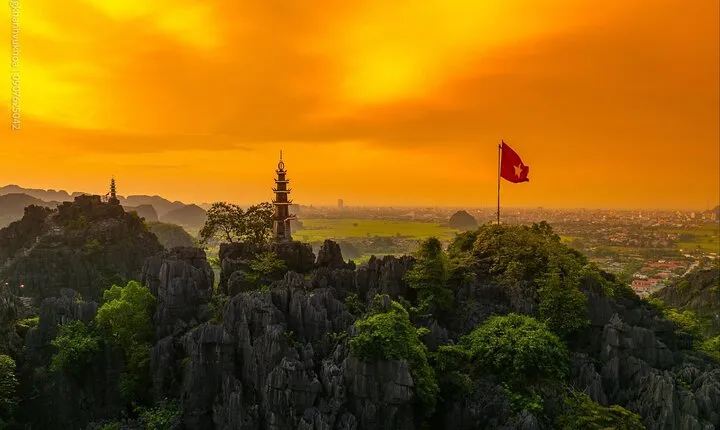 Ninh Binh Day Tour Hoa Lu,Bai Dinh Trang An,Tam Coc, Mua Cave