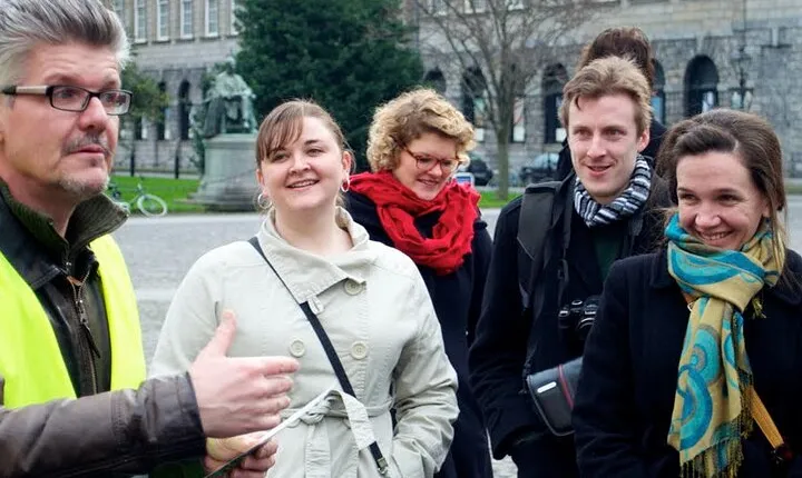 2-Hour Historical Walking Tour from Dublin