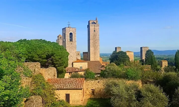 PRIVATE TRANSFER from Florence to Siena with stop in S Gimignano & Monteriggioni