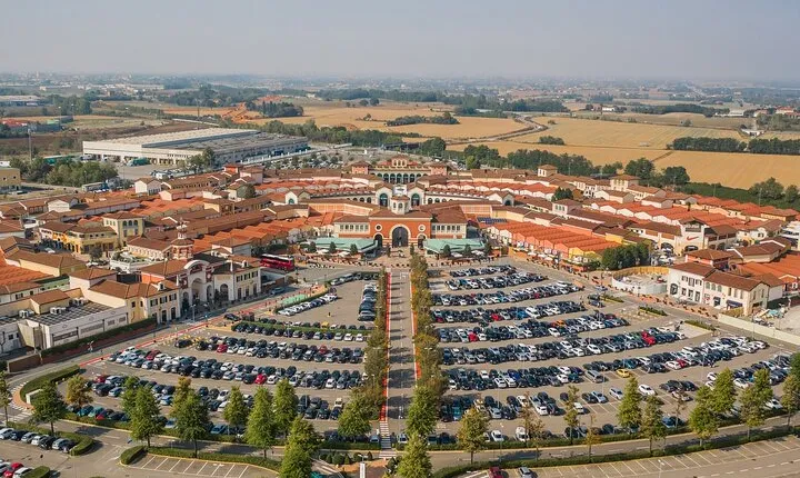 Private Shopping Tour from Milan to Serravalle Designer Outlet