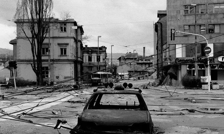 ROSES OF SARAJEVO (Official WAR + CITY tour)- Story of a Survivor