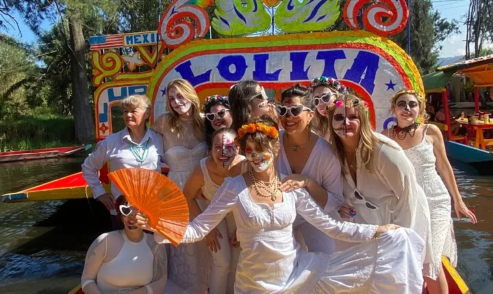 Xochimilco & Mexican Party with Guacamole & Unlimited Drinks