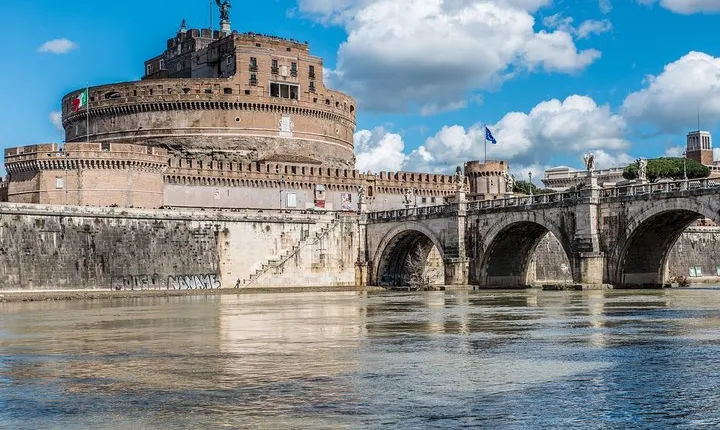 Private Rome Off the Beaten Path Tour: Discover its Overlooked City Center