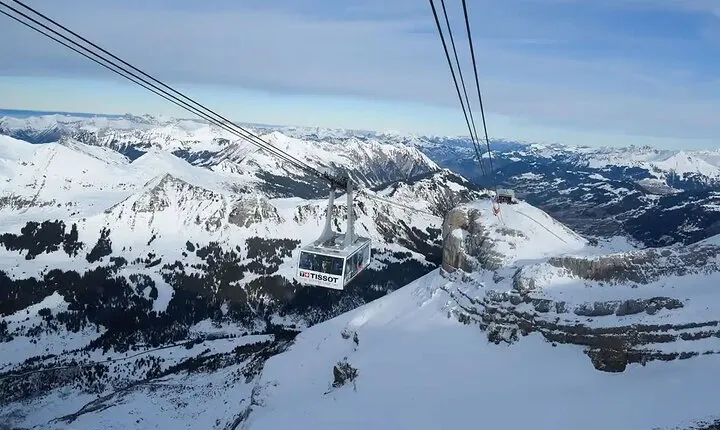Glacier 3000 & Montreux on a Private Day Trip from Geneva