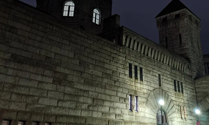 Black & Ghost Tour